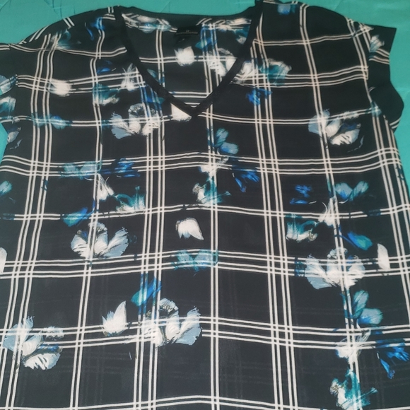 Used blouse - Picture 1 of 2